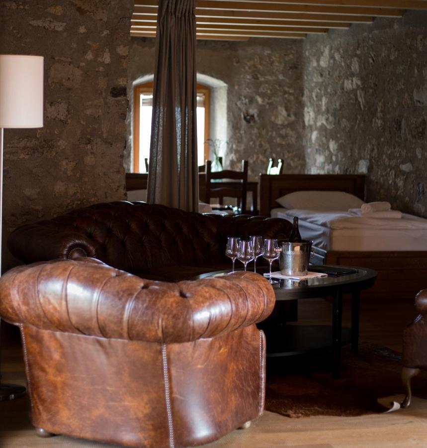Vinica Castle Hotel ภายนอก รูปภาพ